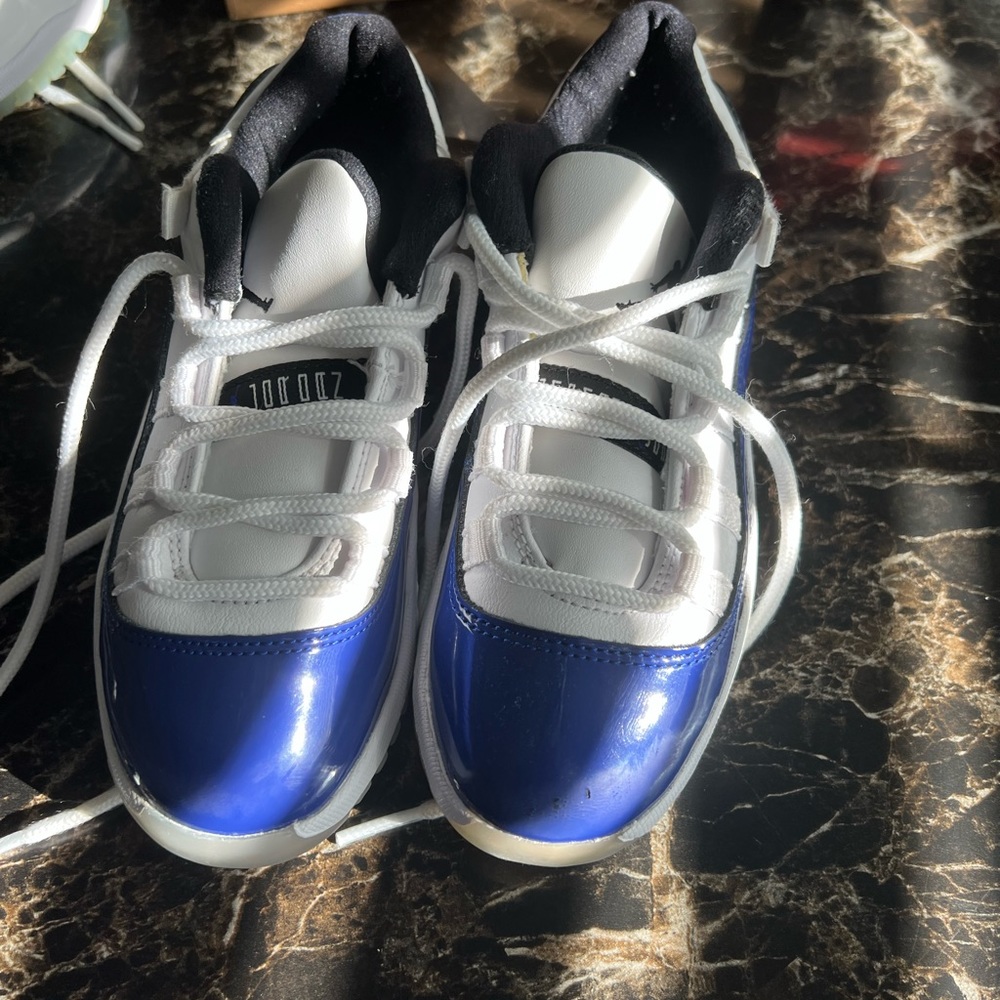 Kids Jordan 11